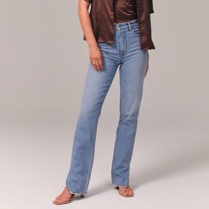 A&F distressed The 90s Straigh Ultra High Rise jean